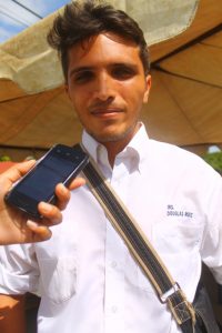 Douglas Ruiz, “Aquí pude encontrar lo que andaba buscando y a precios accesibles, esto representa una buena iniciativa por parte de la Alcaldía”