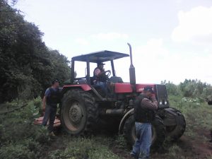 detenidos-robando-tractor-2