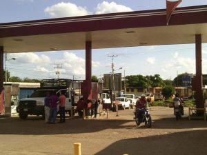 La estación de gasolina Los Llanos, es la única que esta operativa 