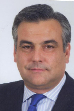 Silva Fernández ha sido embajador de España en Jamaica (2005) y Panamá (2010)