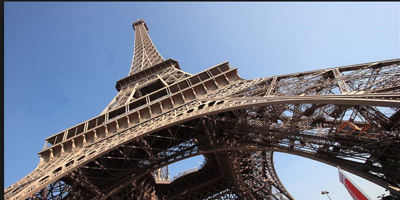 La Torre Eiffel será protegida por cristal blindado anti terrorista