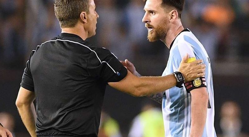 Messi se quedará sin jugar por insultar a árbitros de Chile