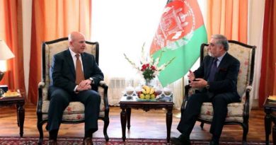 McMaster visita Kabul