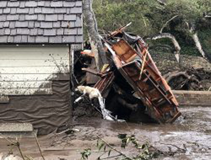 El panorama de California fue trastocado por la tormenta que convirtió todo en una alfombra de barro y escombros por todas partes